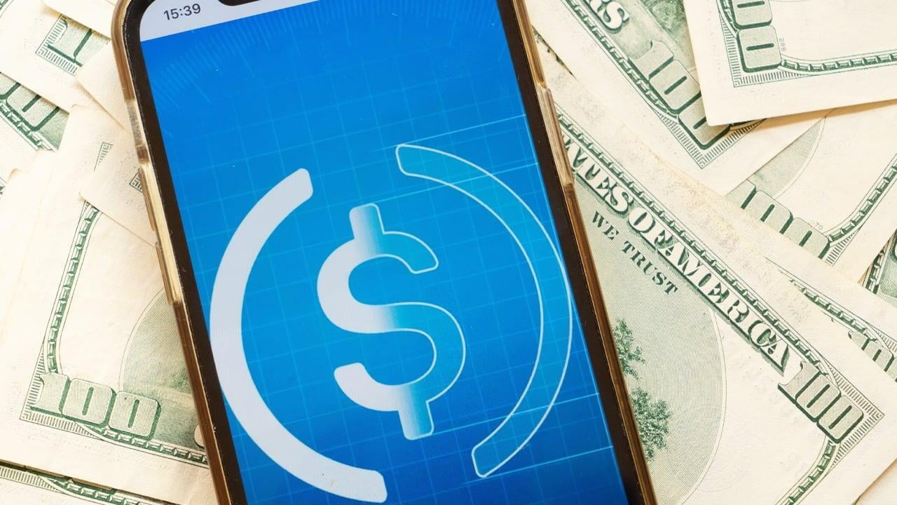 Coinbase 在美國證券交易委員會的爭議中推出 4% 的 USDC 獎勵